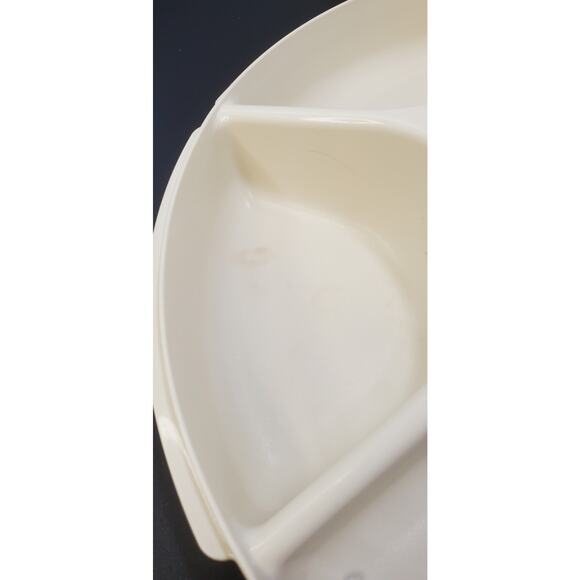 Vintage Tupperware Divided Relish Veggie Chip & Dip Serving Tray with Lid - Picture 3 of 6